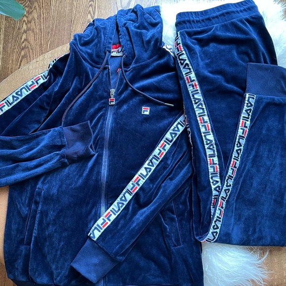 đź’•Fila Velour Dark Blue Tracksuit Size M / L - Picture 3 of 12